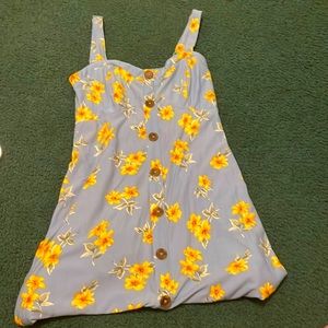 Short dress with sunflowers